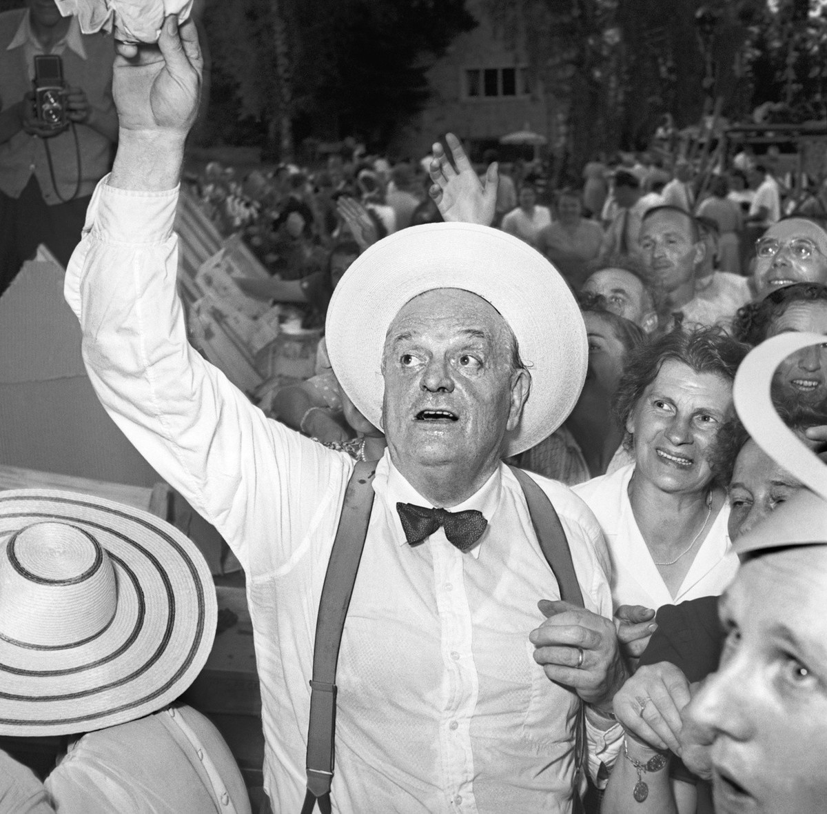 Gottlieb Duttweiler (1888-1962), founder of the "Migros", is celebrating the 25th anniversary of the cooperation with his employees, pictured in Zurich, Switzerland, pictured in April 1950.  ...