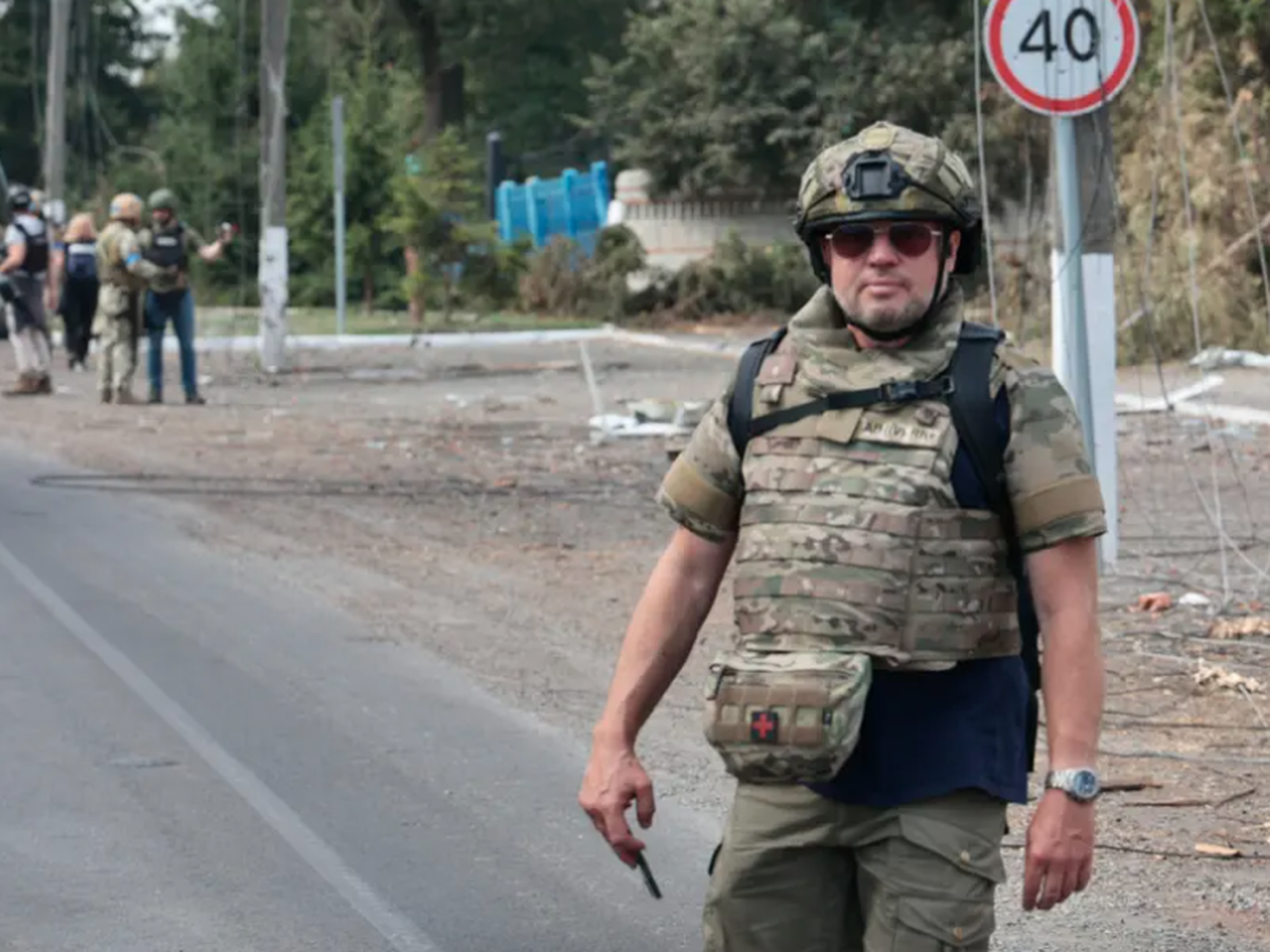 Notre reporter de guerre Kurt Pelda, actuellement sur le front, explique l'objectif de l'offensive ukrainienne dans la région russe de Koursk. Et il raconte ce dont il a été témoin dans la r ...