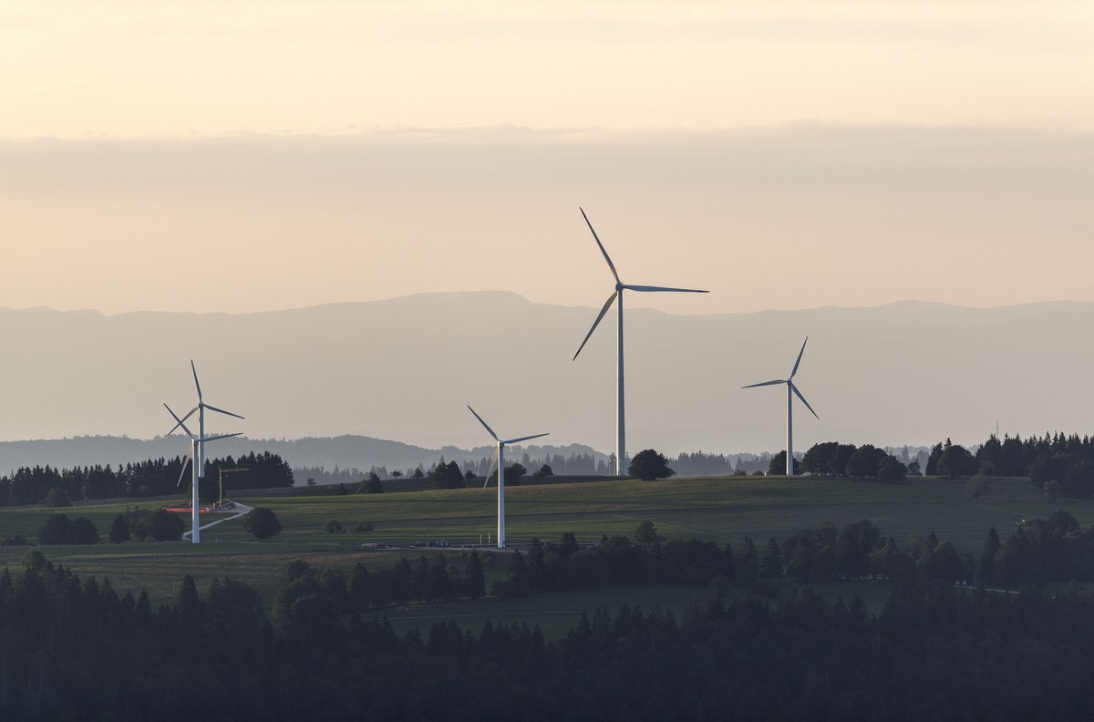 ZUR STUDIE DER SCHWEIZERISCHEN ENERGIE-STIFTUNG WONACH DIE SCHWEIZ IM BEREICH WIND- UND SONNENENERGIE IM EUROPAEISCHEN VERGLEICH AUF PLATZ 25 LANDET, STELLEN WIR IHNEN AM DIENSTAG, 17. MAI 2016, FOLGE ...