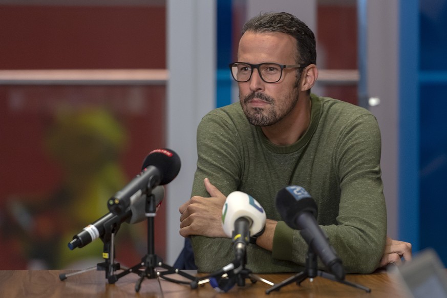 FC Basels Sportchef Marco Streller bei der Ankunft der Mannschaft nach dem Ausscheiden aus der Europa League am EuroAirport in Basel, am Freitag, 31. August 2018. (KEYSTONE/Georgios Kefalas)