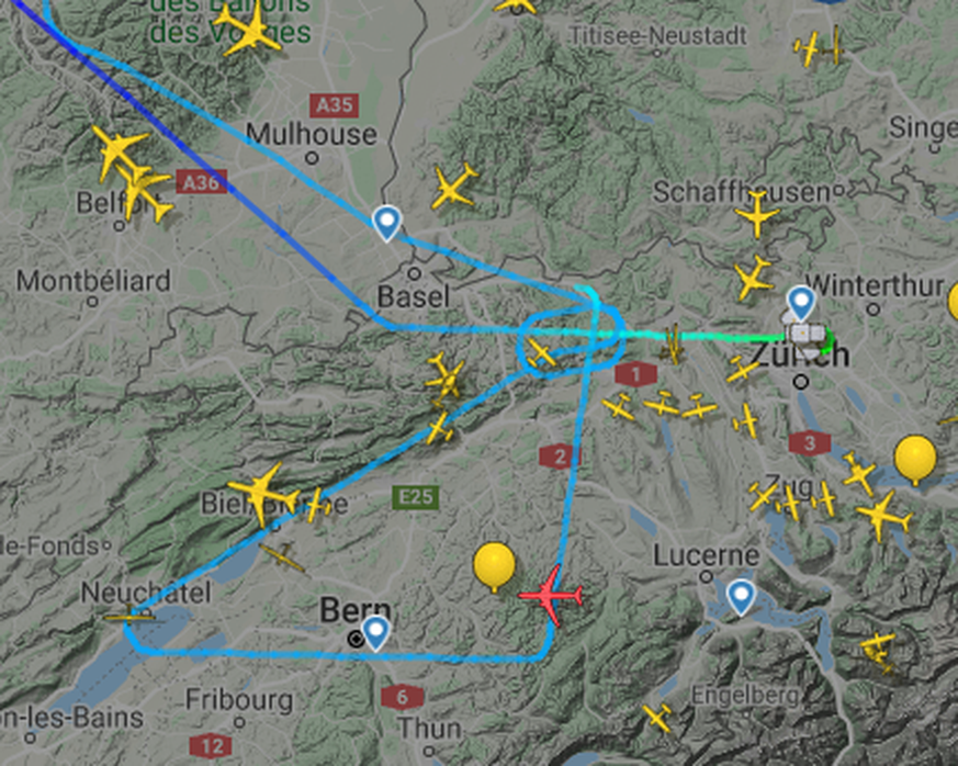 Um Treibstoff zu verbrennen, fliegt der Swiss-A330 kreuz und quer über die Schweiz.