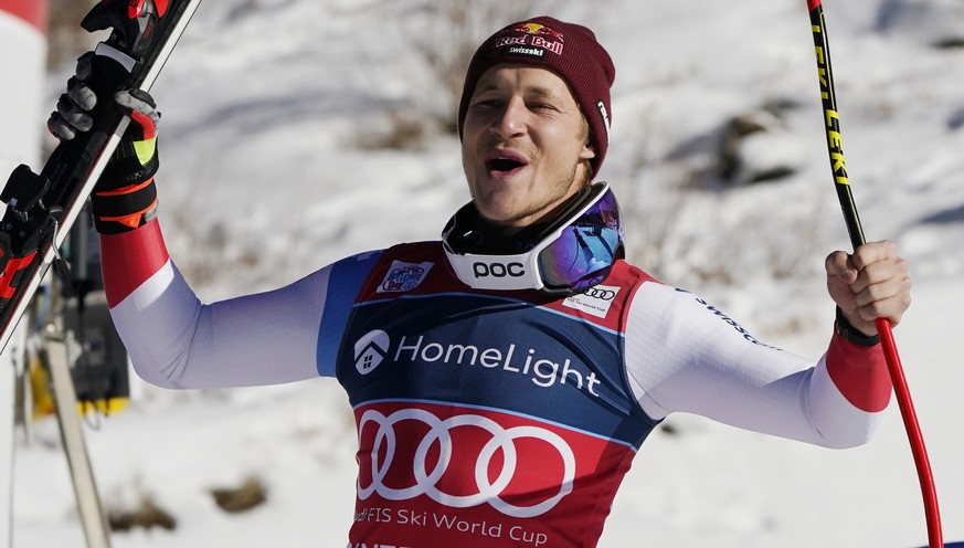 Switzerland&#039;s Marco Odermatt celebrates after finishing in first place in a men&#039;s World Cup super-G skiing race Thursday, Dec. 2, 2021, in Beaver Creek, Colo. (AP Photo/Gregory Bull)