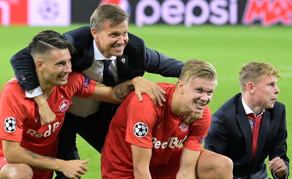 Salzburg, Oesterreich 17. September 2019: CL - 19/20 - RB Salzburg vs. KRC Genk v.li. Dominik Szoboszlai FC Salzburg, Trainer Jesse Marsch FC Salzburg, Erling Haaland FC Salzburg, Schlussjubel / Schlu
