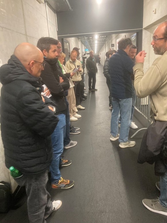 Grosses Medienaufkommen beim ersten Interviewtermin der Hockey-Nati nach der Entlassung von Patrick Fischer.