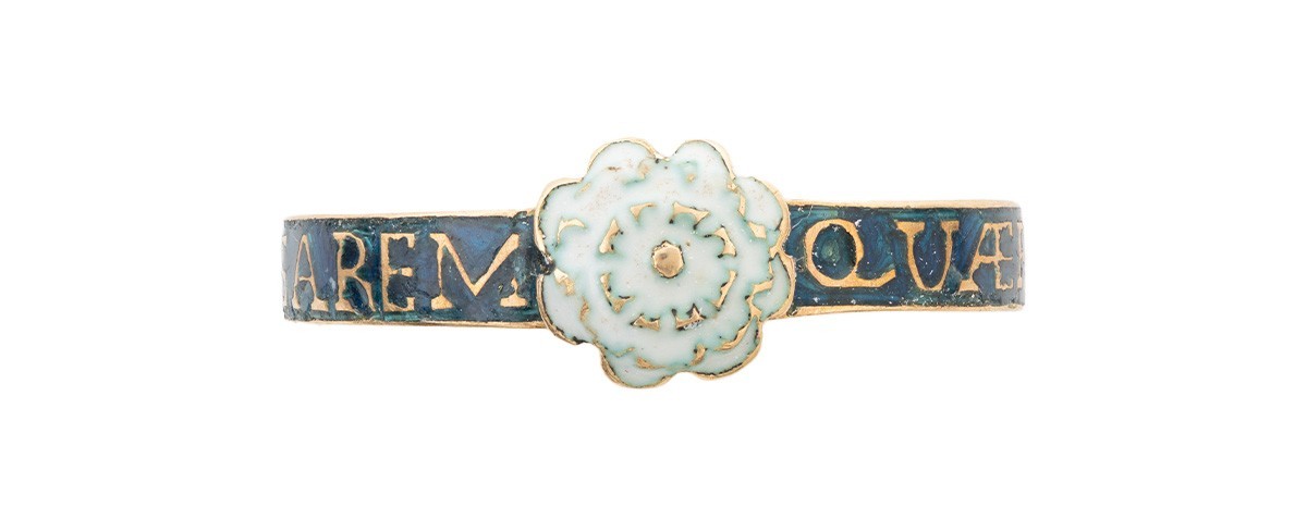 Fingerring mit Rose und Inschrift, 1745.