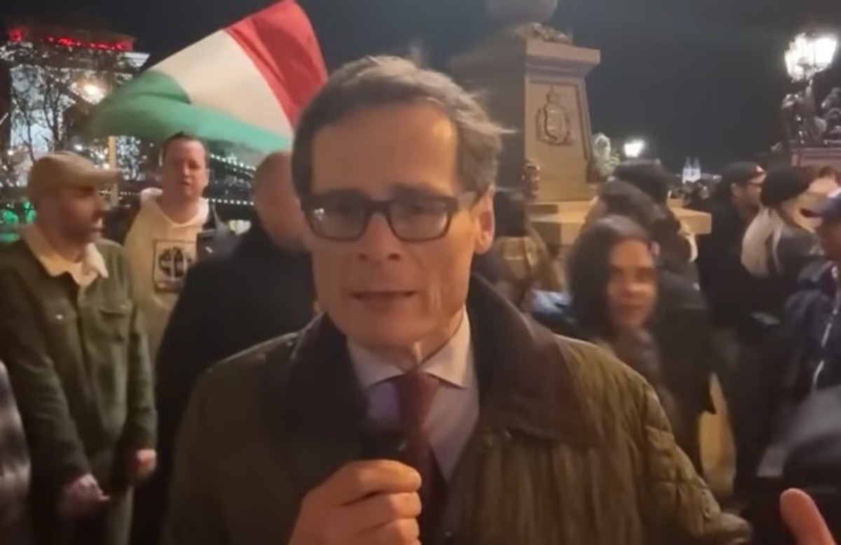 Roger Köppel am 12.4.2026. in Budapest bei der Abwahl von Viktor Orban