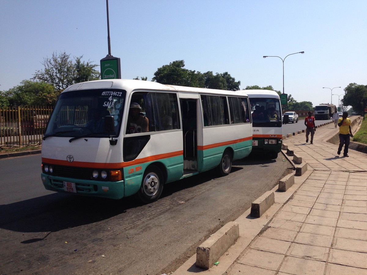 Die normalen Busse in Lusaka.