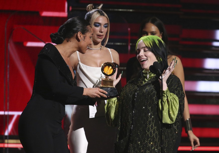 Billie Eilish erhält für «Bad Guy» den Grammy für den «Song des Jahres». 