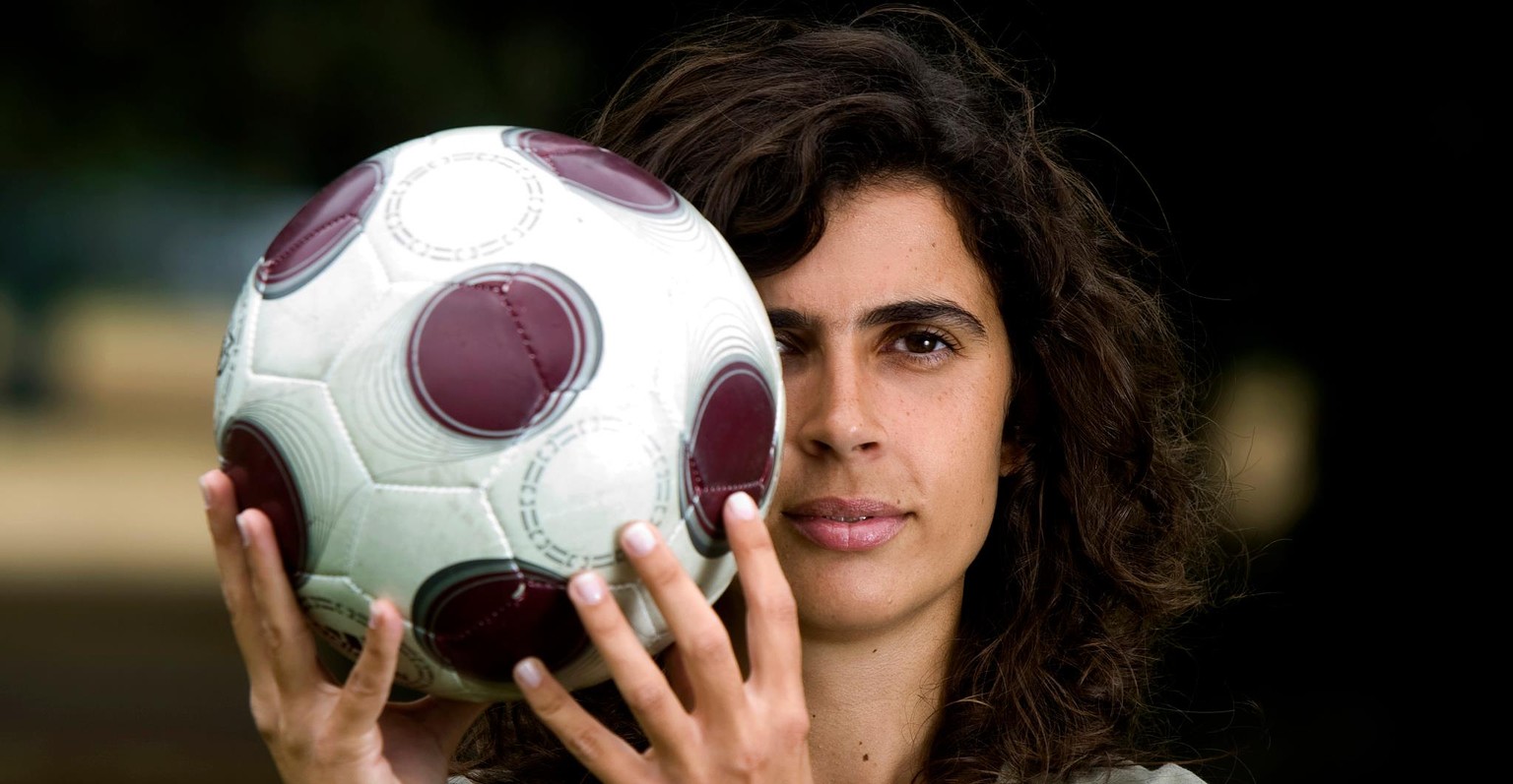 Helena Costa – schlussendlich geht es bei Mann und Frau um die gleiche Sache: Fussball.