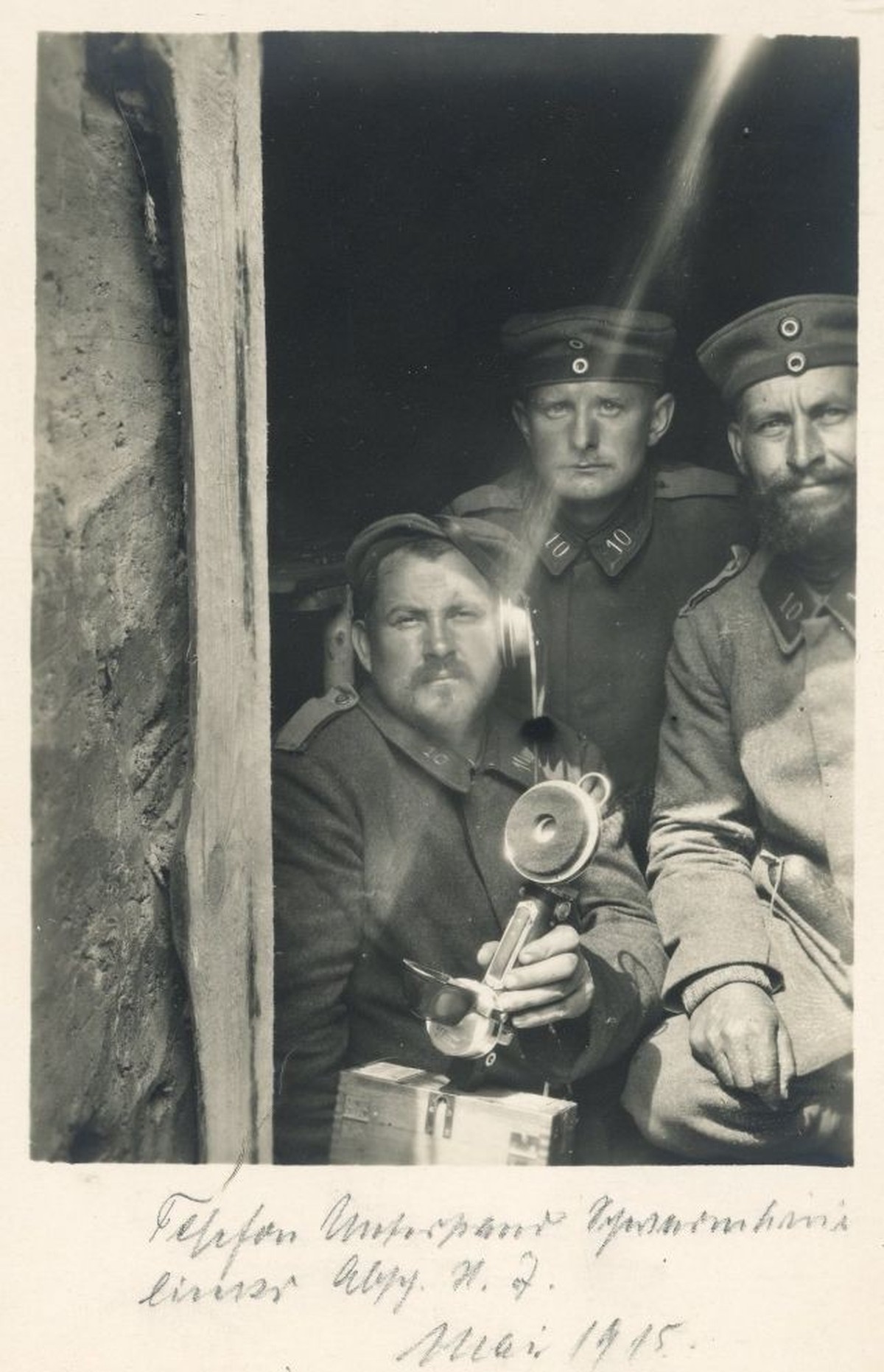 "Telefon Unterstand [...] Absch. [...]. Mai 1915." - "Telephone dugout [...] May 1915."
