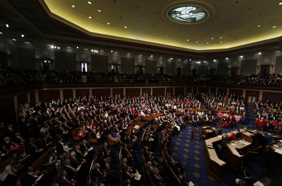 Erste Amtshandlung im Repräsentantenhaus: Wahl des neuen (alten) Sprechers der Kammer. Unter den Republikaner sprechen sich nur einige erzkonservative Abgeordnete gegen Boehner aus.