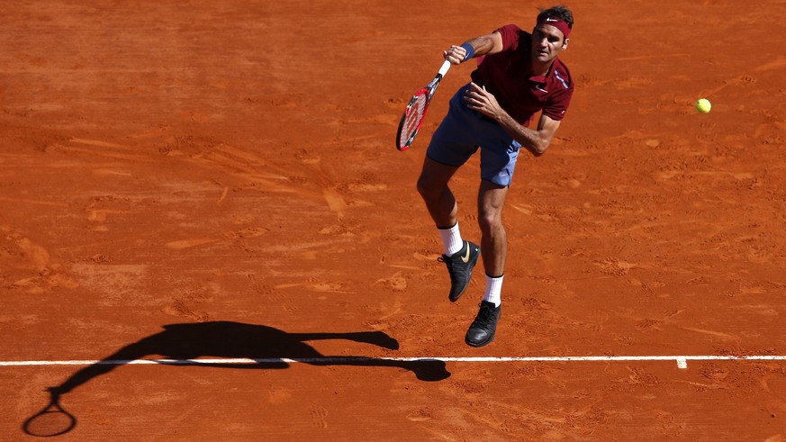 Schattenspiele im Fürstentum: Roger Federer beim siegreichen Comeback.