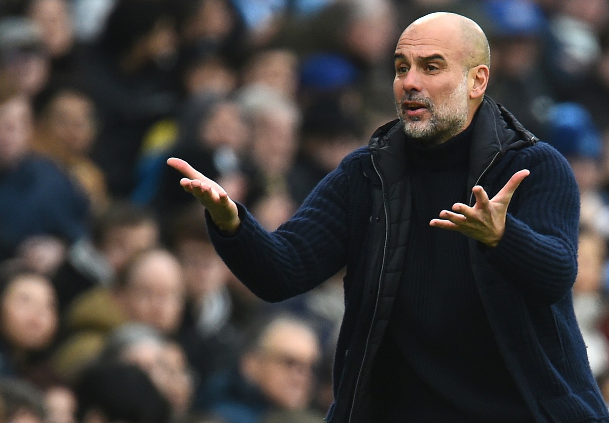 epa11793925 Manchester City's manager Pep Guardiola reacts during the English Premier League soccer match between Manchester City and Everton, in Manchester, Britain, 26 December 2024. EPA/PETER  ...