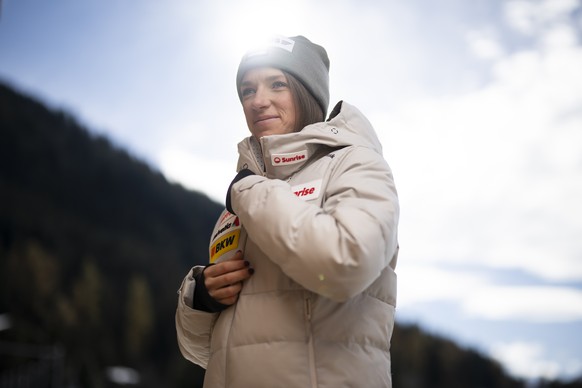 Die Schweizer Langlaeuferin Nadine Faehndrich posiert fuer ein Portrait, am Montag, 6. November 2023, in Davos. (KEYSTONE/Gian Ehrenzeller)