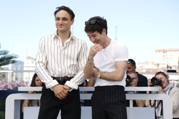 epa11347136 Actors Barry Keoghan (R) and Franz Rogowski attend the photocall for &#039;Bird&#039; during the 77th annual Cannes Film Festival, in Cannes, France, 17 May 2024. The movie is presented in ...