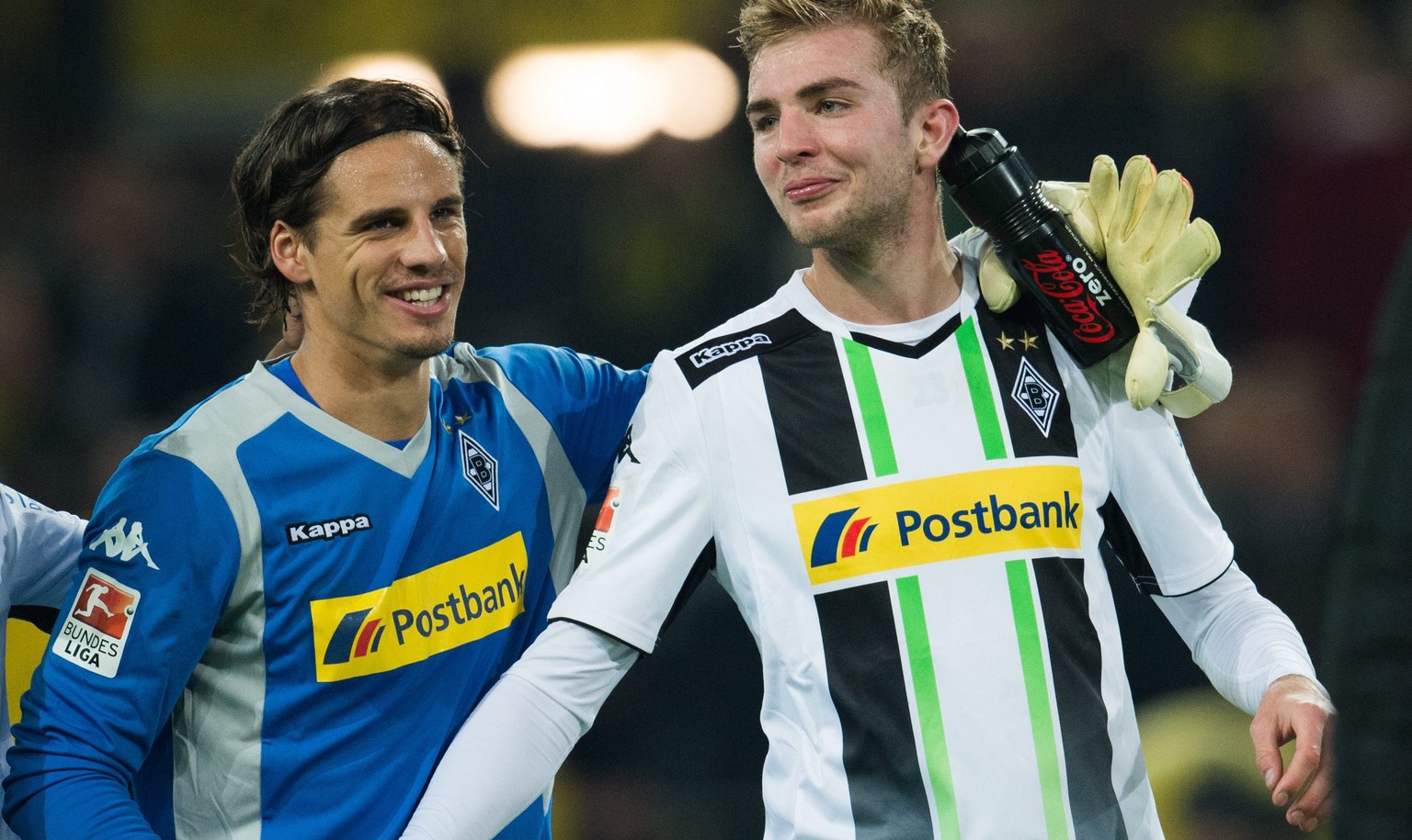 Yann Sommer und Christoph Kramer können nach der Partie wieder lachen.