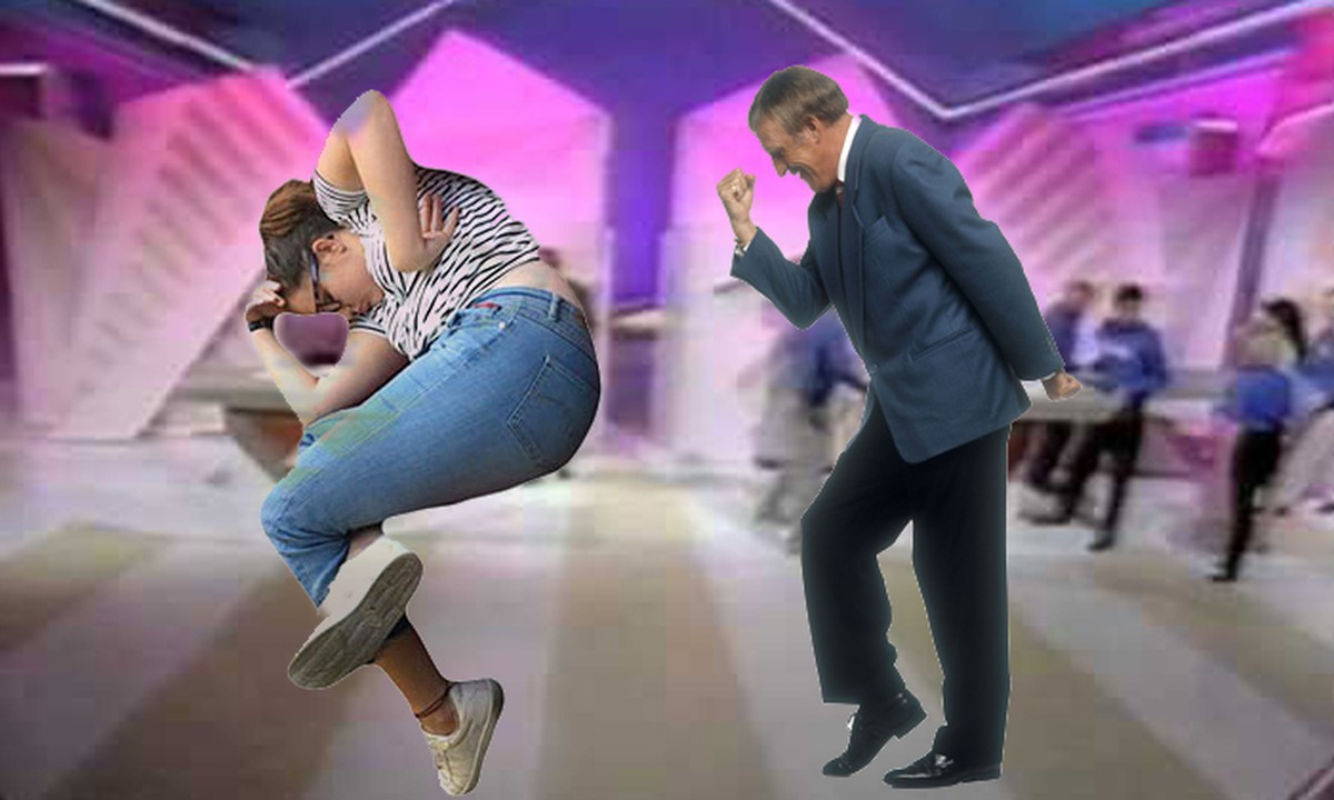 photoshop battle schlafende studentin http://www.boredpanda.com/girl-falls-asleep-chair-university-library-photoshop-battle/?page_numb=1