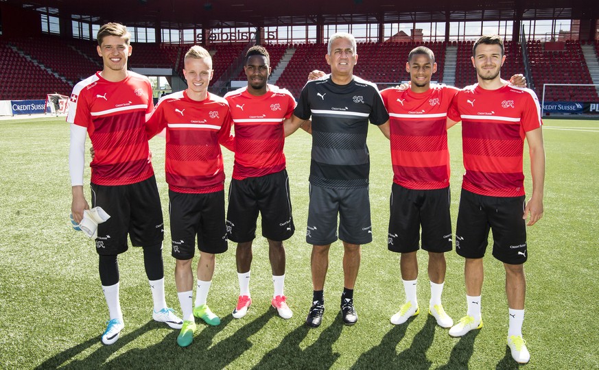 From left to right, Swiss goalkeeper Gregor Kobel, Swiss defender Florent Hadergjonaj, Swiss defender Ulisses Garcia, Swiss midfielder Djibril Sow, Swiss defender Anto Grgic, pose with Swiss head coac ...