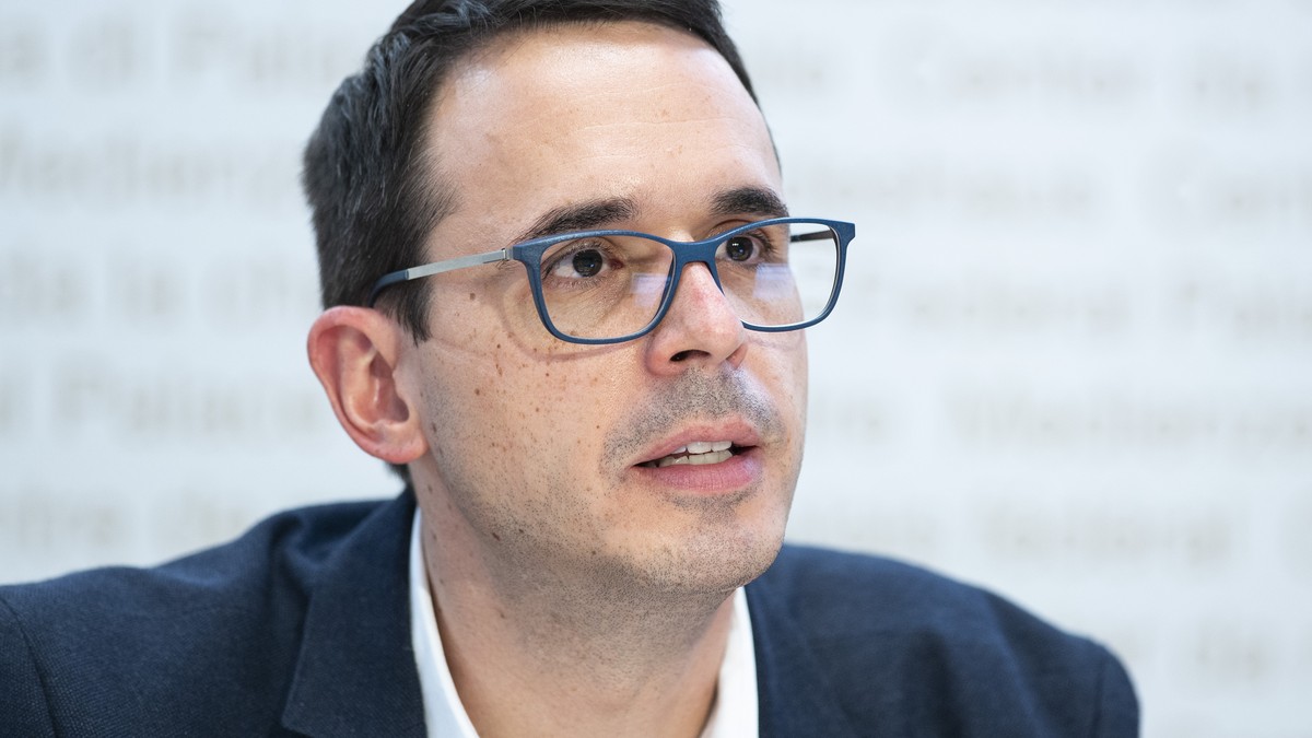 Stefan Kuster, Leiter Uebertragbare Krankheiten im BAG, spricht an einem Point de Presse zur Coronavirus-Lage, am Dienstag, 20. Oktober 2020, in Bern. (KEYSTONE/Peter Schneider)