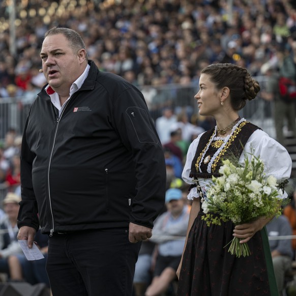 Der ESV technischer Leiter Stefan Strebel spricht vor dem ersten Gang beim Eidgenoessischen Jubilaeumsschwingfest, am Sonntag, 8. September 2024, in Appenzell. Der Eidgenoessische Schwingerverband beg ...