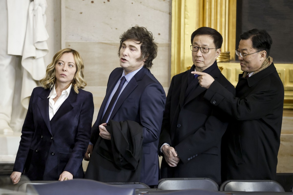 epa11839908 (L-R) Italy?s Prime Minister Giorgia Meloni, .Argentina?s President Javier Milei, and China?s Vice President Han Zheng during US President Donald Trump?s inauguration as the 47th President ...
