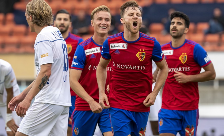 Joie du defenseur balois Silvan Widmer, apres avoir marque le 3eme but balois lors du quart de final de la Coupe de Suisse de football entre le FC Lausanne-Sport, LS et le FC Basel 1893 le dimanche 14 ...