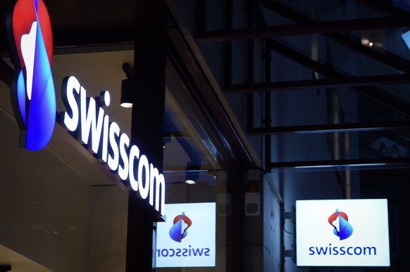ARCHIVBILD ZUM QUARTALSERGEBNIS DER SWISSCOM, AM DONNERSTAG, 31. OKTOBER 2019 ---- Swisscom Shop von aussen, fotografiert am Freitag, 19. Januar 2018, in Zuerich Oerlikon. Die Swisscom kaempft seit Ta ...