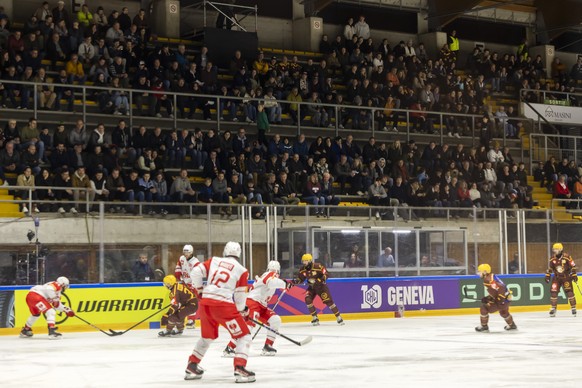 Klagenfurt&#039;s players (White) and Geneve-Servette&#039;s players in action, during a Champions Hockey League game between Switzerland&#039;s Geneve-Servette HC and Austria&#039;s KAC Klagenfurt, a ...