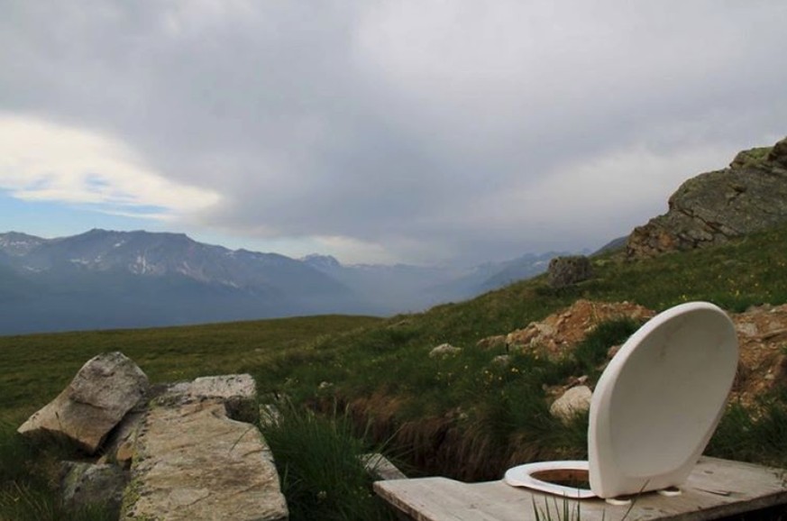 poos with views wc mit aussicht schweiz https://www.instagram.com/p/BZCJYdtlDT_/?taken-by=poos_with_views