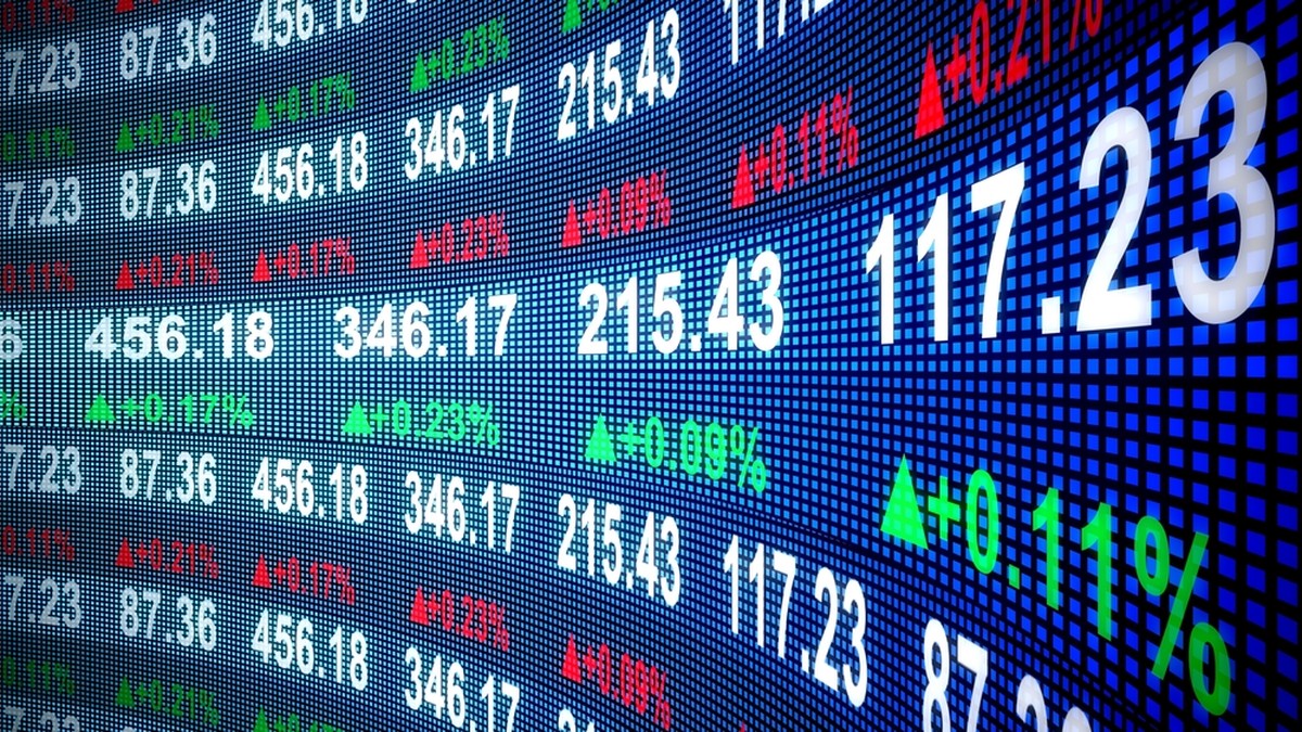 Swiss SMI briefly reaches a new record near 14,732 points