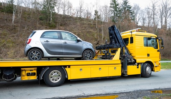 Im Alltag bleiben E-Autos praktisch nie wegen leeren Akkus liegen.