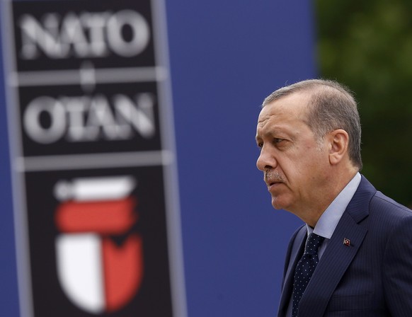 Turkey's President Tayyip Erdogan arrives for the NATO Summit in Warsaw, Poland July 9, 2016.    REUTERS/Kacper Pempel