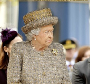 «The Sun» behauptet, dass die Queen im Visier der mutmasslichen Terroristen gewesen sei.