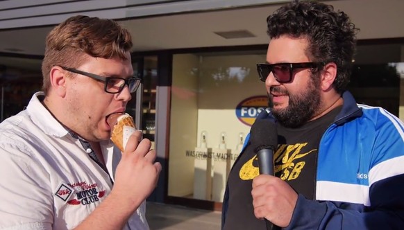«Würdest du mich zu Burger King einladen, wenn du damit den Israel-Palästina-Konflikt lösen könntest?» – «Hahahahah. Neee.»
