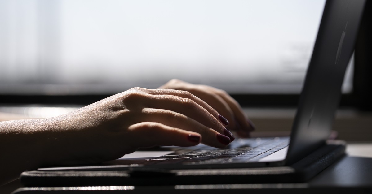 online-hass-vertreibt-junge-frauen-aus-der-politik