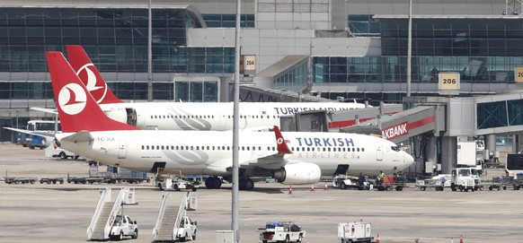 ARCHIV --- ZUR MELDUNG, DASS MEHRERE MENSCHEN AM ATATUERK FLUGHAFEN IN ISTANBUL BEI MINDESTENS ZWEI EXPLOSIONEN VERLETZT WURDEN, STELLEN WIR IHNEN AM DIENSTAG 28. JUNI 2016 FOLGENDES ARCHIVBILD ZUR VE ...