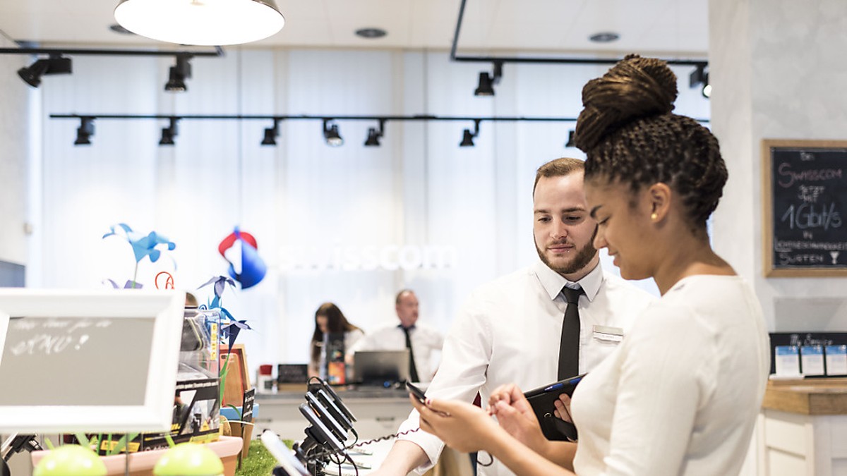 Mit-Mikrofon-und-Sensoren-Swisscom-will-KI-Analyse-von-Kunden-im-Shop-machen