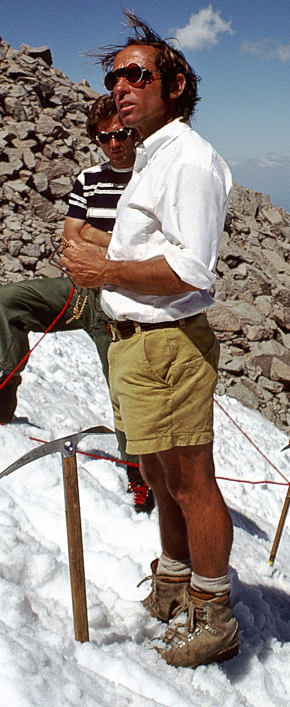 Yvon Chouinard am Mt. Hood, Oregon, Ende der 1970er-Jahre.
https://de.wikipedia.org/wiki/Yvon_Chouinard#/media/Datei:Yvon_Chouinard._Mt_Hood.jpg