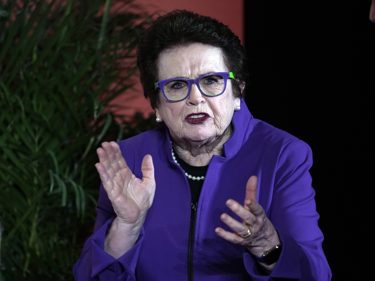 Former U.S. tennis champion Billie Jean King claps as she walks on the stage during the International Women's Day in Abu Dhabi, United Arab Emirates, Wednesday, March 8, 2023. (AP Photo/Kamran Je ...