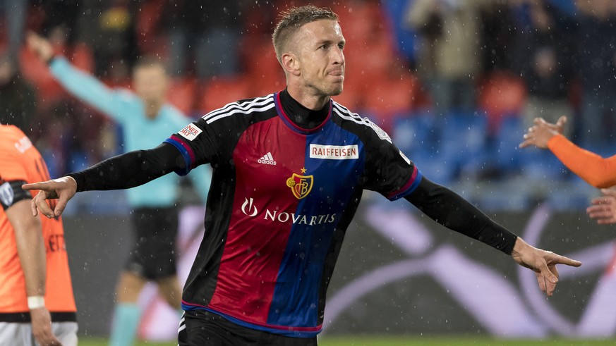 Der Basler Marc Janko jubelt nach seinem Tor zum 2:1 im Fussball Meisterschaftsspiel der Super League zwischen dem FC Basel und dem FC Lausanne-Sport, im Stadion St. Jakob-Park in Basel, am Samstag, 5 ...