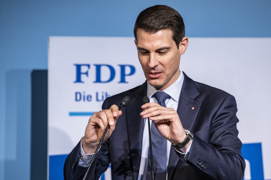Der Parteipraesident der FDP, Thierry Burkart bei seiner Rede anlaesslich der Delegiertenversammlung der FDP Schweiz vom Samstag, 20. Januar 2024 im Freiraum in Zug.(KEYSTONE/Urs Flueeler).