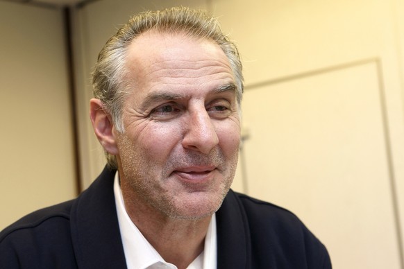 Felix Hollenstein, assistant coach of Switzerland national ice hockey team, speaks to the reporters, during a briefing media of the Swiss staff, at the IIHF 2016 World Championship, in Moscow, Russia, ...