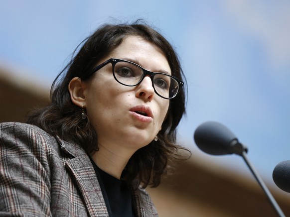 Mattea Meyer (SP-ZH) spricht waehrend einer Debatte im Nationalrat waehrend der Fruehlingssession der Eidgenoessischen Raete, am Dienstag, 15. Maerz 2016 in Bern. (KEYSTONE/Peter Klaunzer)