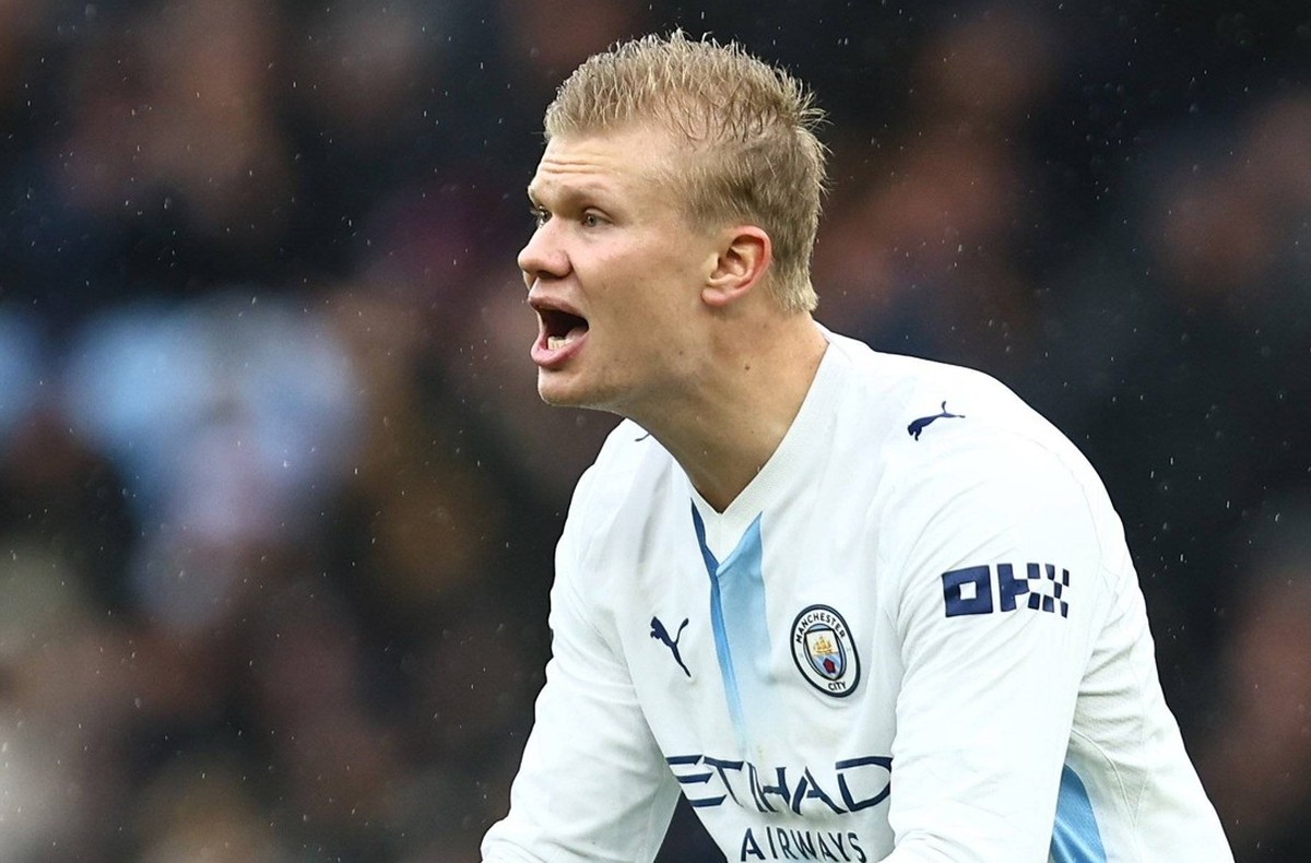 Erling Haaland of Manchester City Aston Villa v Manchester City, Premier League, Football, Villa Park, Birmingham, UK - 24 Oct 2026Birmingham Villa Park United Kingdom EDITORIAL USE ONLY No use with u ...