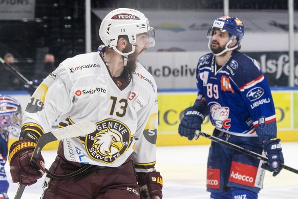 Servettes Mathieu Vouillamoz jubelt nach seinem 3:1 Tor im dritten Eishockey Playoff-Halbfinalspiel der National League zwischen den ZSC Lions und dem Geneve-Servette HC am Donnerstag 29. April 2021,  ...