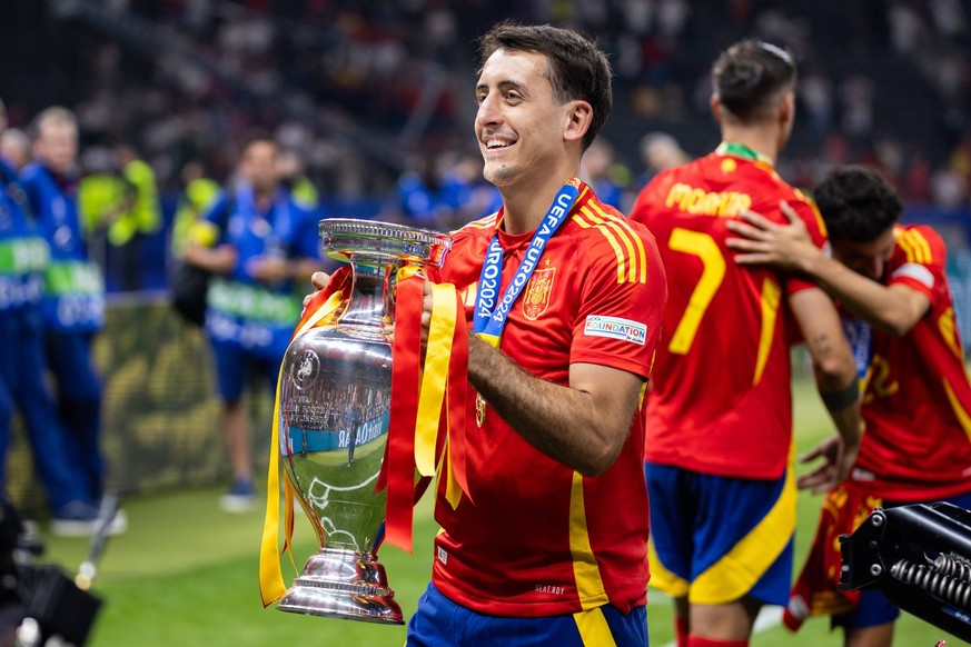 Spain vs England during the UEFA EURO, EM, Europameisterschaft,Fussball 2024 final match in Berlin, Germany Mikel Oyarzabal of Spain celebrates with Henri Delaunay during the UEFA EURO 2024 final matc ...