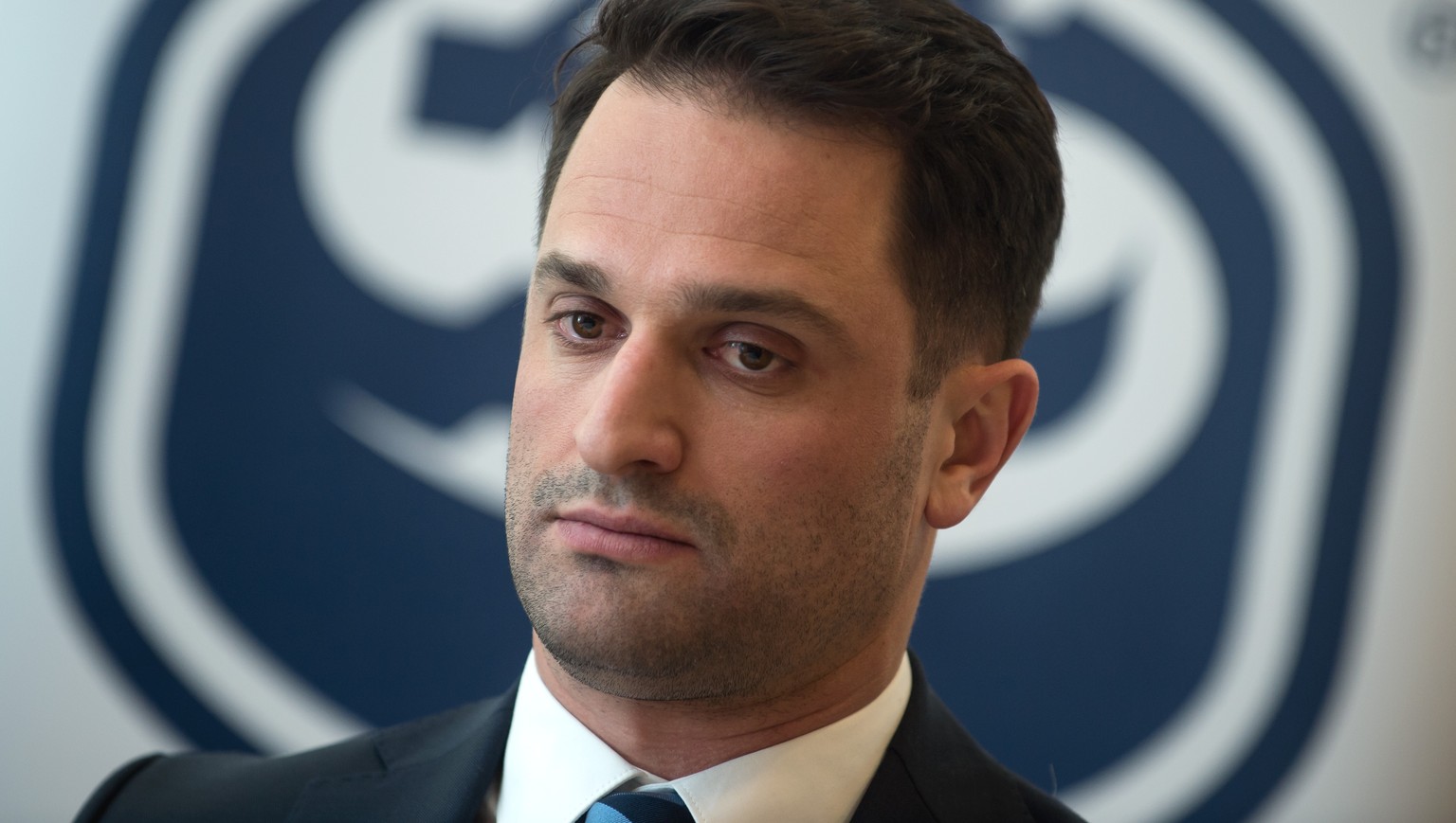 Paolo Duca, neuer Sportchef des Eishockey Clubs HC Ambri-Piotta, an einer Medienkonferenz, am Dienstag, 18. April 2017, in Bellinzona. (KEYSTONE/Ti-Press/Pablo Gianinazzi)