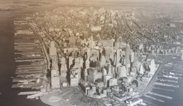 1936: Von einer kleinen Siedlung entwickelte sich Manhattan zur einer Ansammlung von Wolkenkratzern