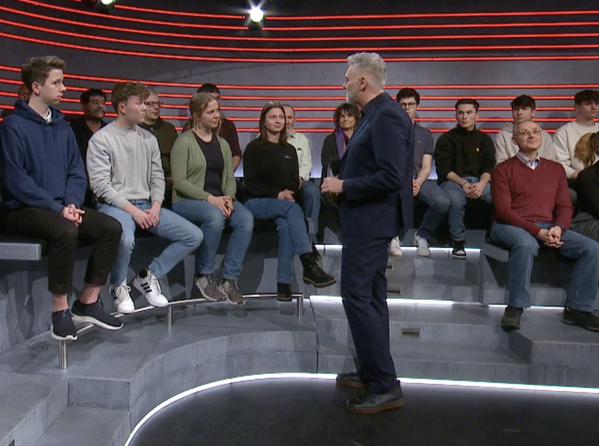 Diese zwei Jugendlichen Craig William Hayward (grauer Pullover) und Livia Fischer (grüner Cardigan) brachten frischen Wind in die Arena.