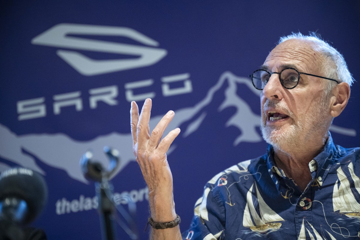 epa11483295 Australian doctor Philip Nitschke, founder of the euthanasia organization Exit International, speaks during a press conference to present the death capsule 'Sarco' developed by E ...
